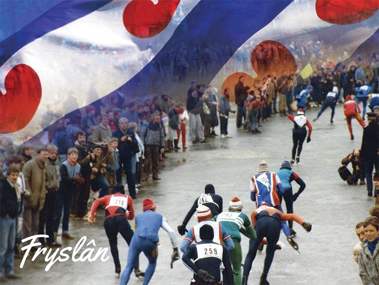 Ansichtkaart Fryslân schaatsers vlag reliëf
